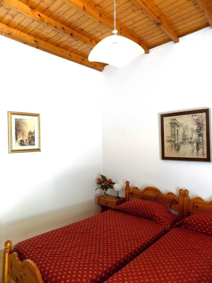 Katerina'S Apartments Агиос Гордиос Екстериор снимка