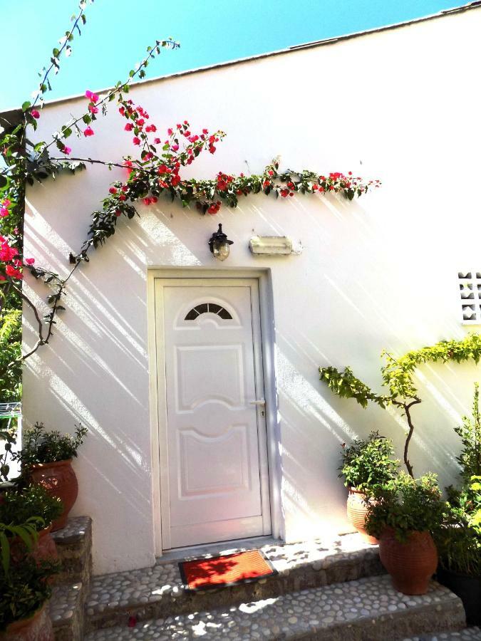 Katerina'S Apartments Агиос Гордиос Екстериор снимка